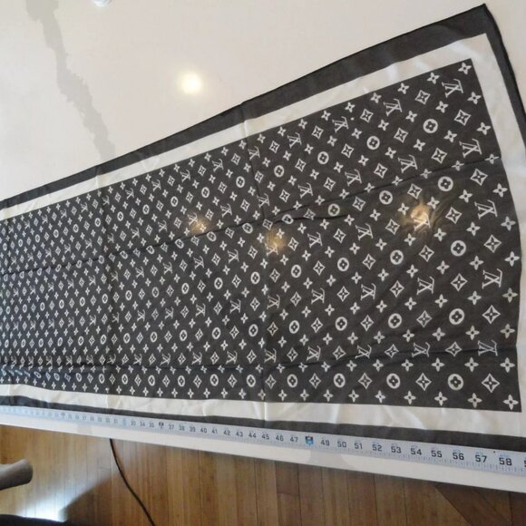 NEW AUTHENTIC RARE 2021 LOUIS VUITTON 100% SILK SCARF SCARVE BLACK WHITE 60"X20" - Picture 7 of 12